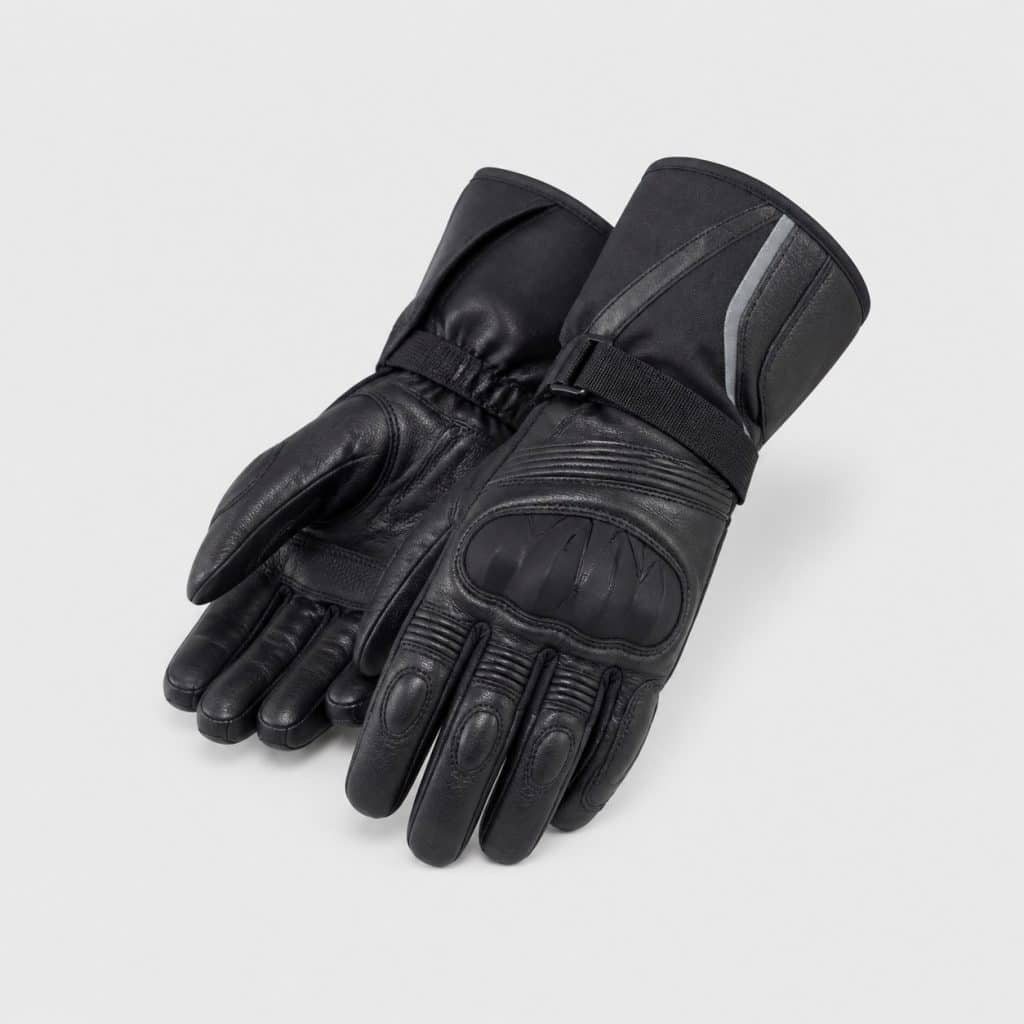 Paire de gants moto femme sur fond clair